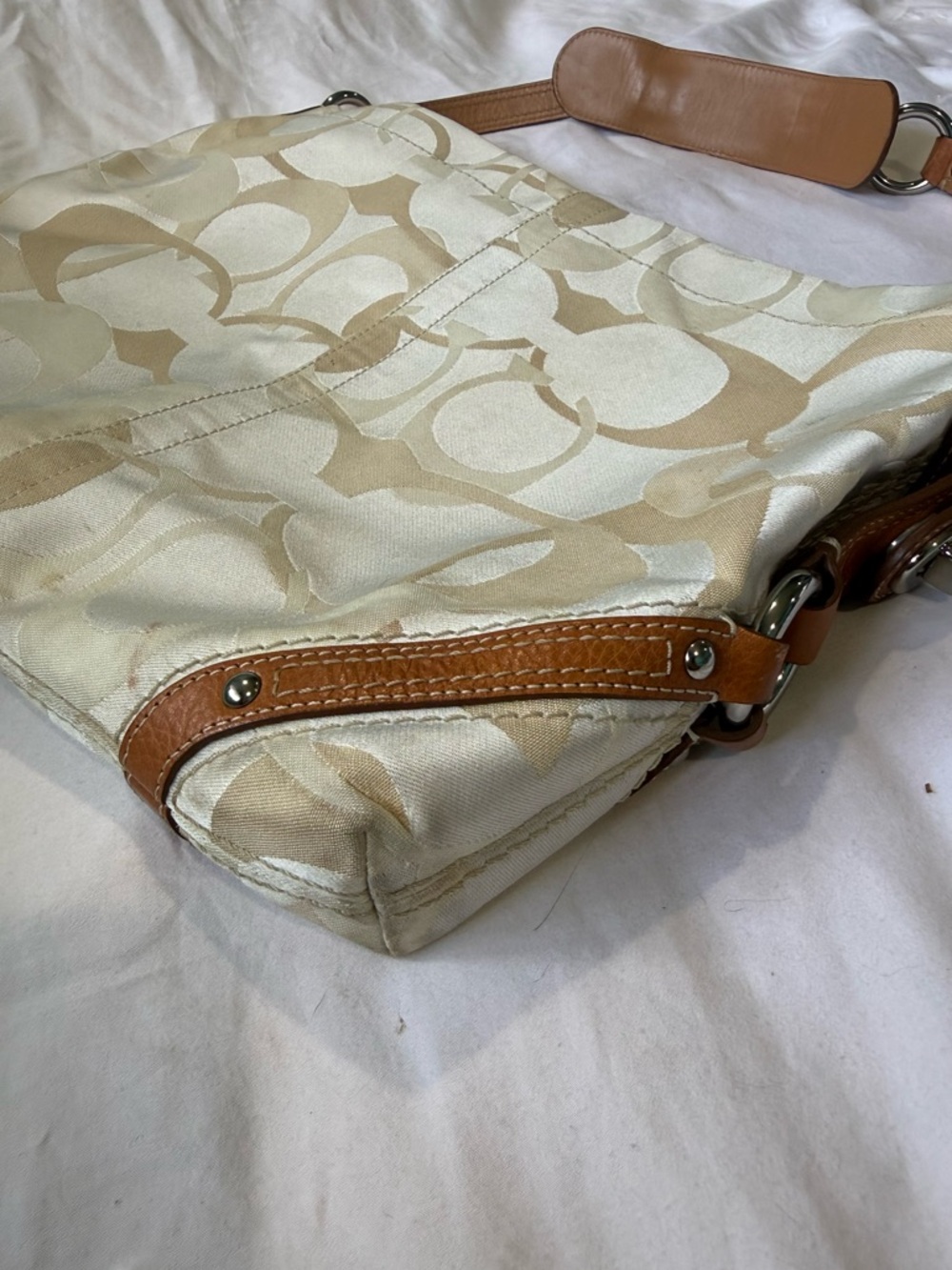 GUC Coach Carly Cream Signature Tan Leather Hobo Turn Lock Y2K Shoulder Bag - Picture 4 of 8